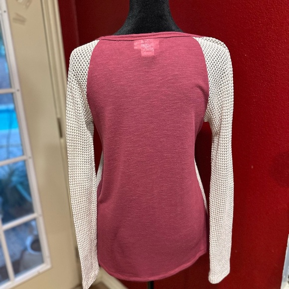 Shyanne Small Women’s Long Sleeve Knit Top Maroon White Embellished Boho - Picture 2 of 8